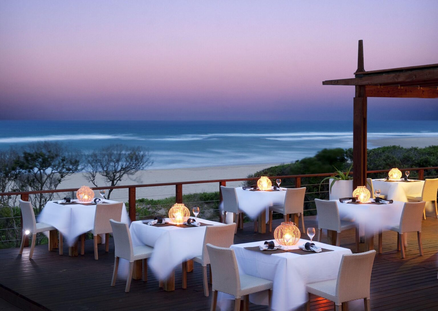 Outdoor-dining-with-a-view-2.jpg