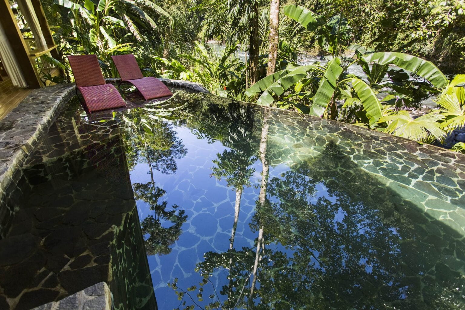 Pacuare-Lodge-Kostaryka-poolsuite2.jpg