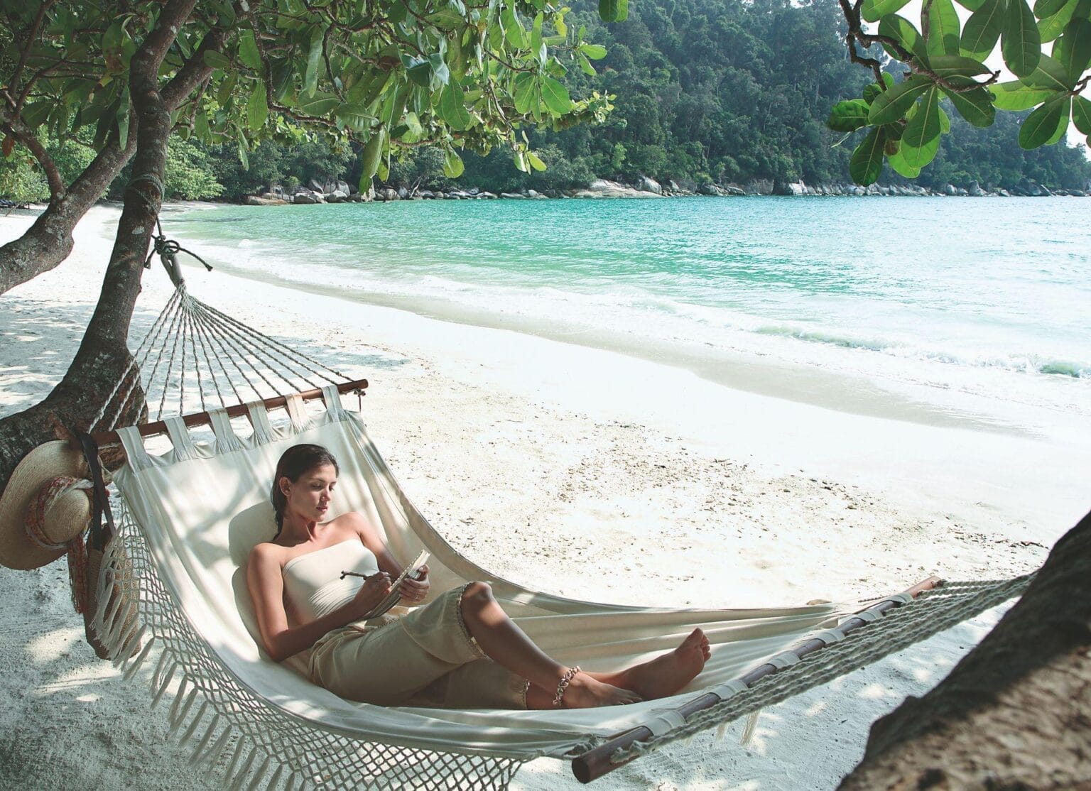 Pangkor-Laout-Island.jpg