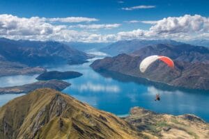 Wakacje w Nowej Zelandii z biurem podróży CARTER® w sezonie 2025/2026,Winnice Central Otago,Winnica Gibbston Valley,Hawke’s Bay – pełen tradycji region produkcji nowozelandzkich win,Villa Maria - jedna z najbardziej znanych i uznanych winnic w Nowej Zelandii,Abel Tasman – najmniejszy Park Narodowy w Nowej Zelandii,Park Narodowy Fiordland,Park Narodowy Góry Cooka,Wzorzec Mordoru i cel bohaterów Hobbita,czyli Park Narodowy Tongariro,Nowa Zelandia - przyrodnicze skarby w Parkach Narodowych i winnicach