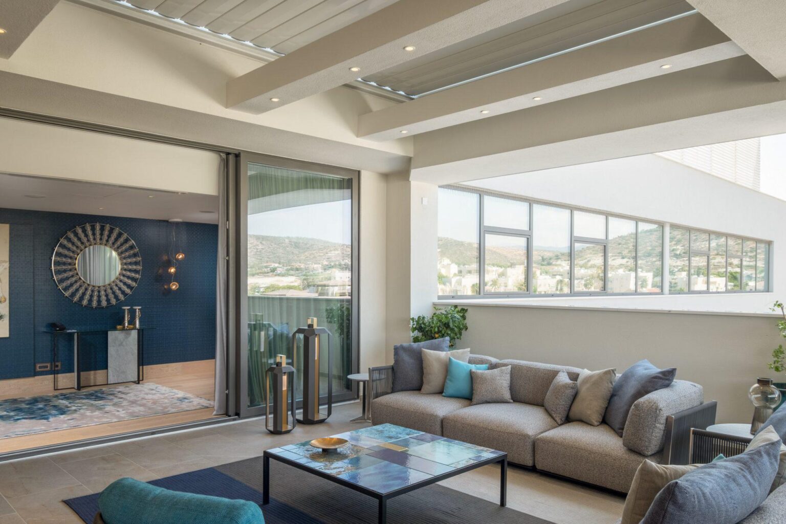 przestronny salon z miejscem do wypoczynku Parklane, a Luxury Collection Resort & Spa