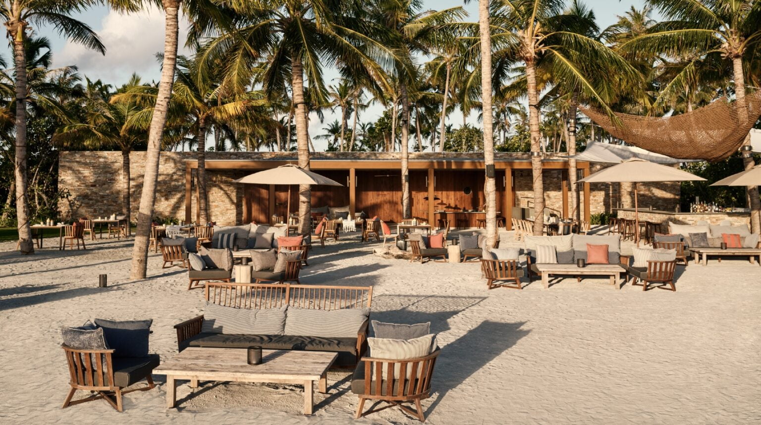 Patina-Maldives-najbardziej-luksusowe-hotele-na-Malediwach-ekskluzywne-wakacje-na-Malediwach-najlepsze-hotele-Malediwy-new-hotels-Maldives-13.jpg