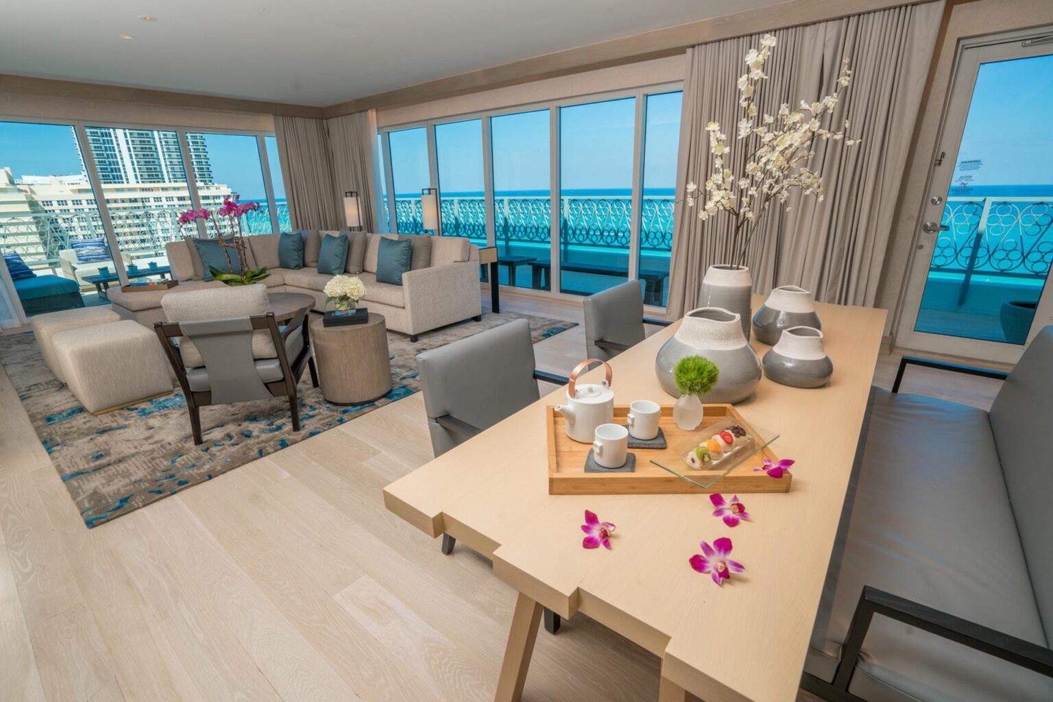 Nobu Hotel Miami Beach salon z jadalnią
