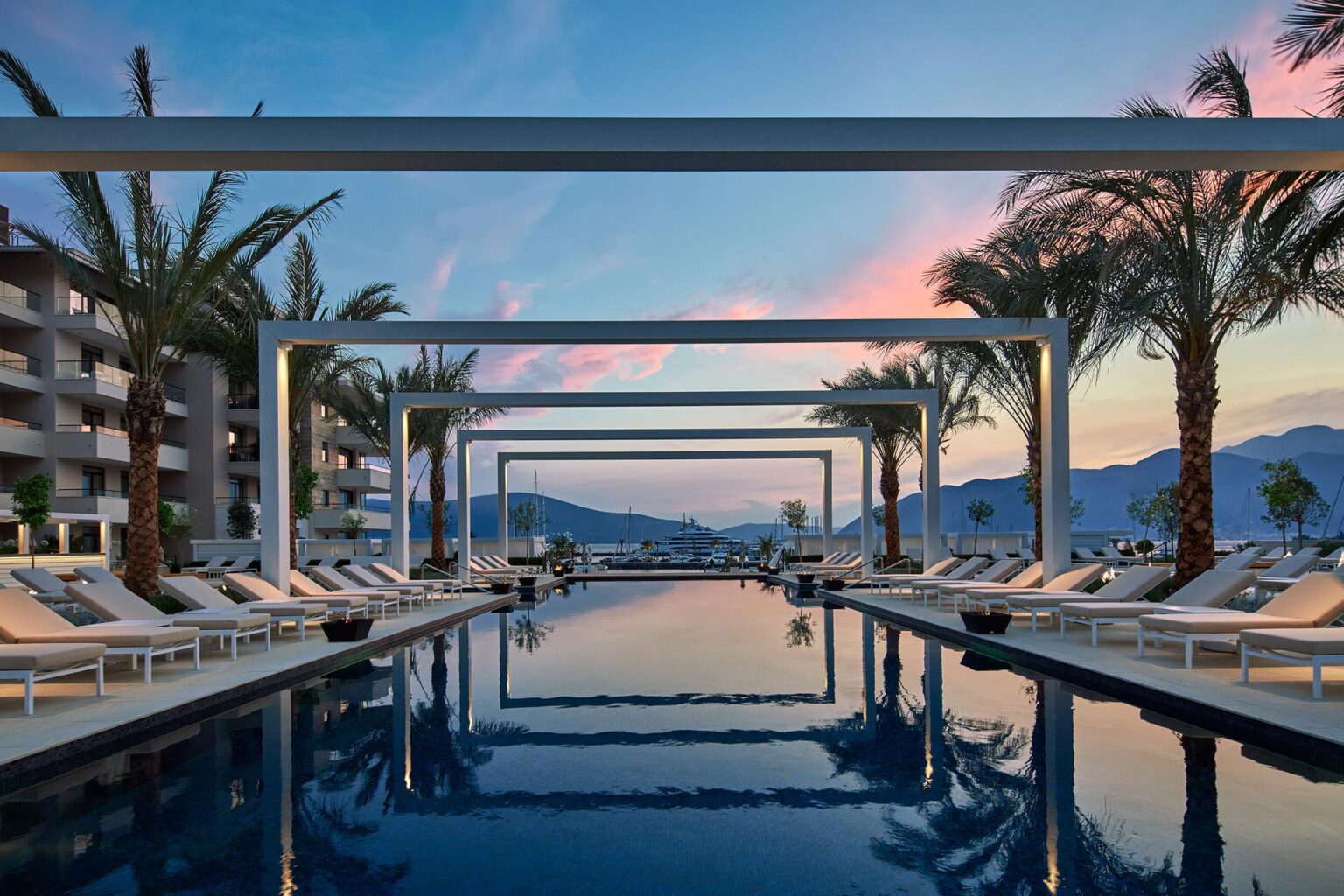 Pool-Club.jpg