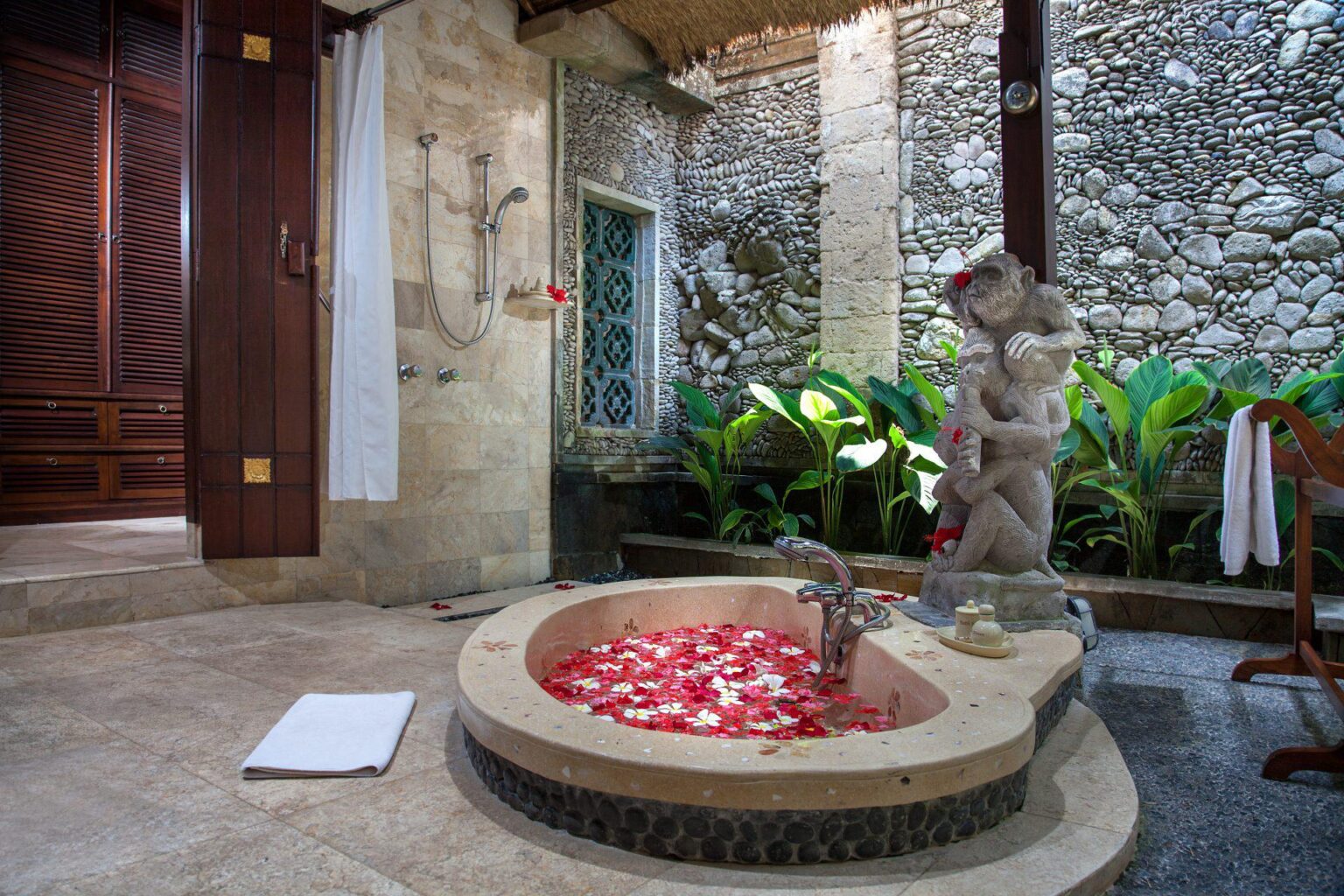 Pool-Garden-Villa-Bathroom.jpg
