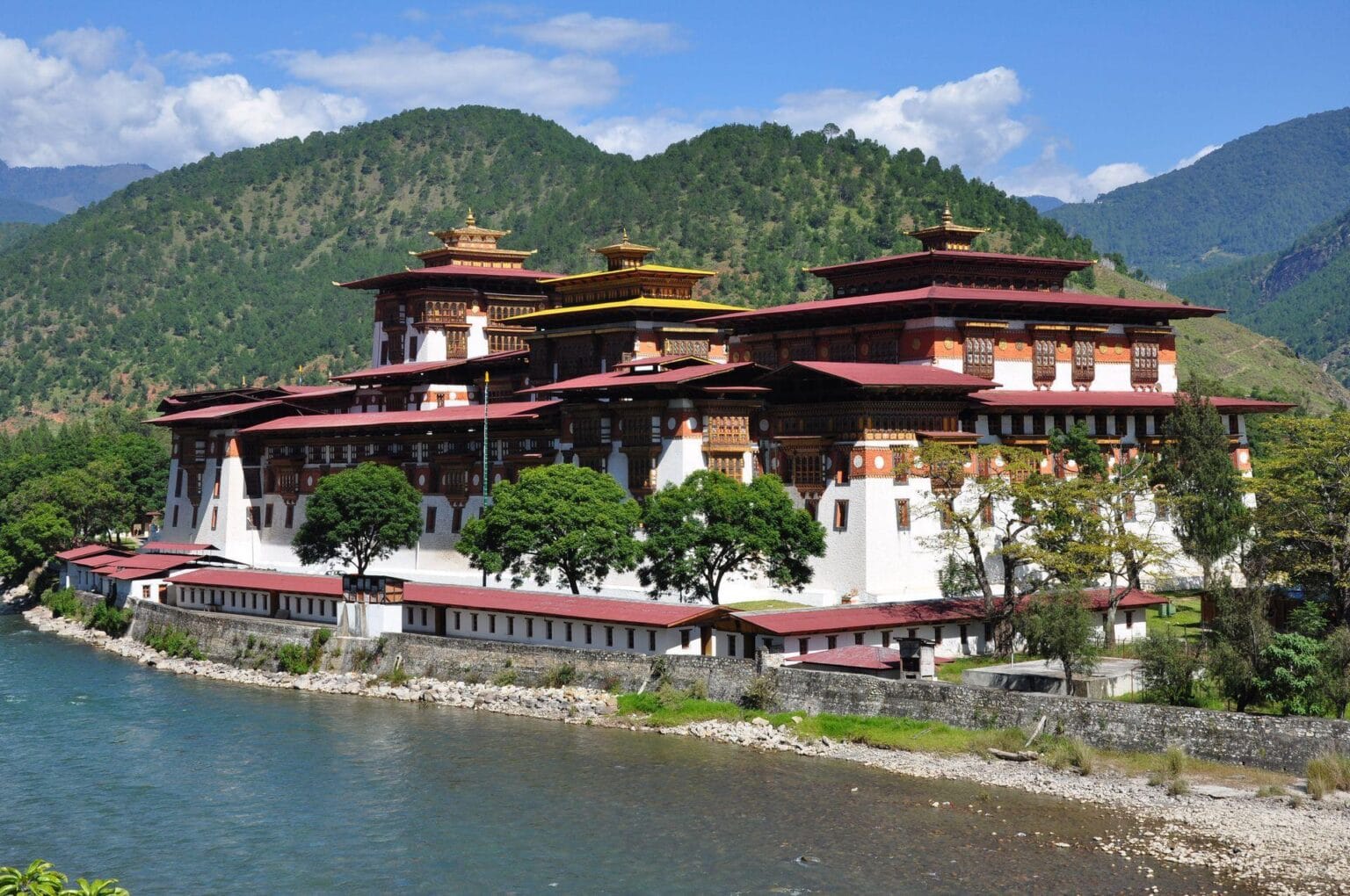 Punakha-Dzong-Bhutan.jpg