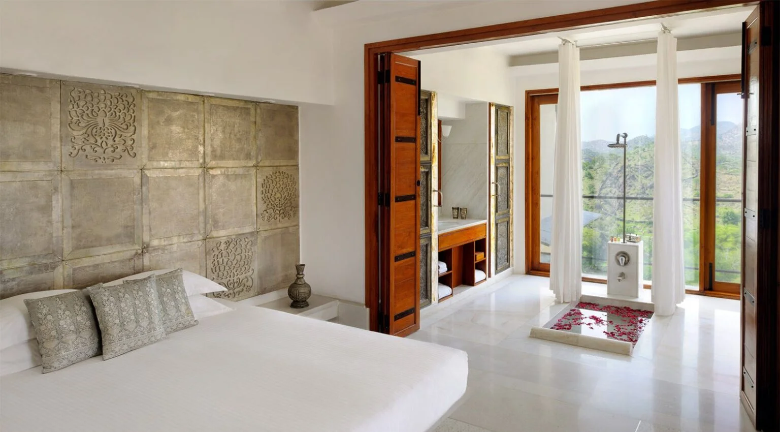 RAAS-Deviragh-luxury-holidays-in-India-best-hotels-in-India-most beautiful-palaces-india-exclusive-holidays-in-India-7.jpg