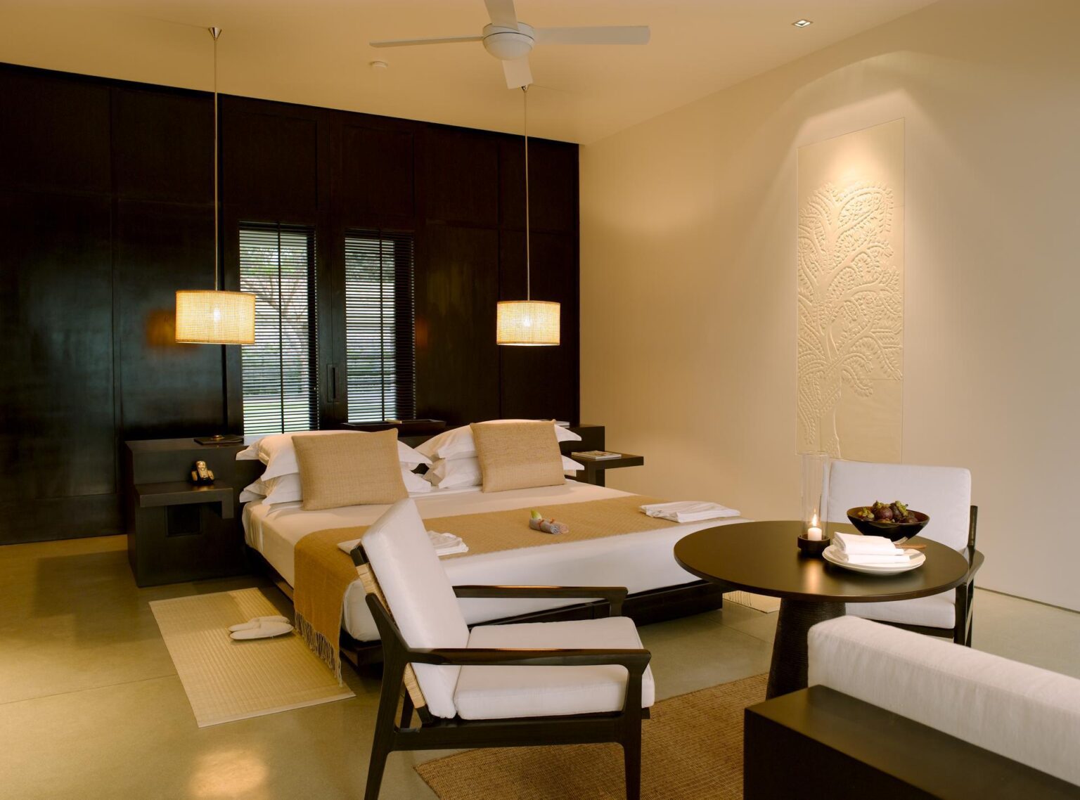 RS119_Amansara-Pool-Suite.jpg