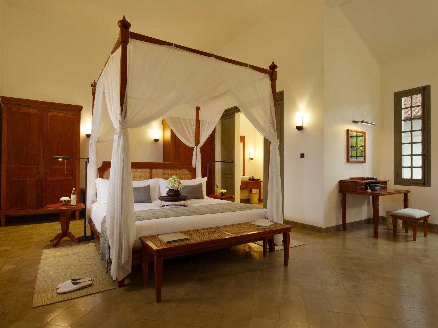 RS139_Amantaka-Suite-Bedroom.jpg