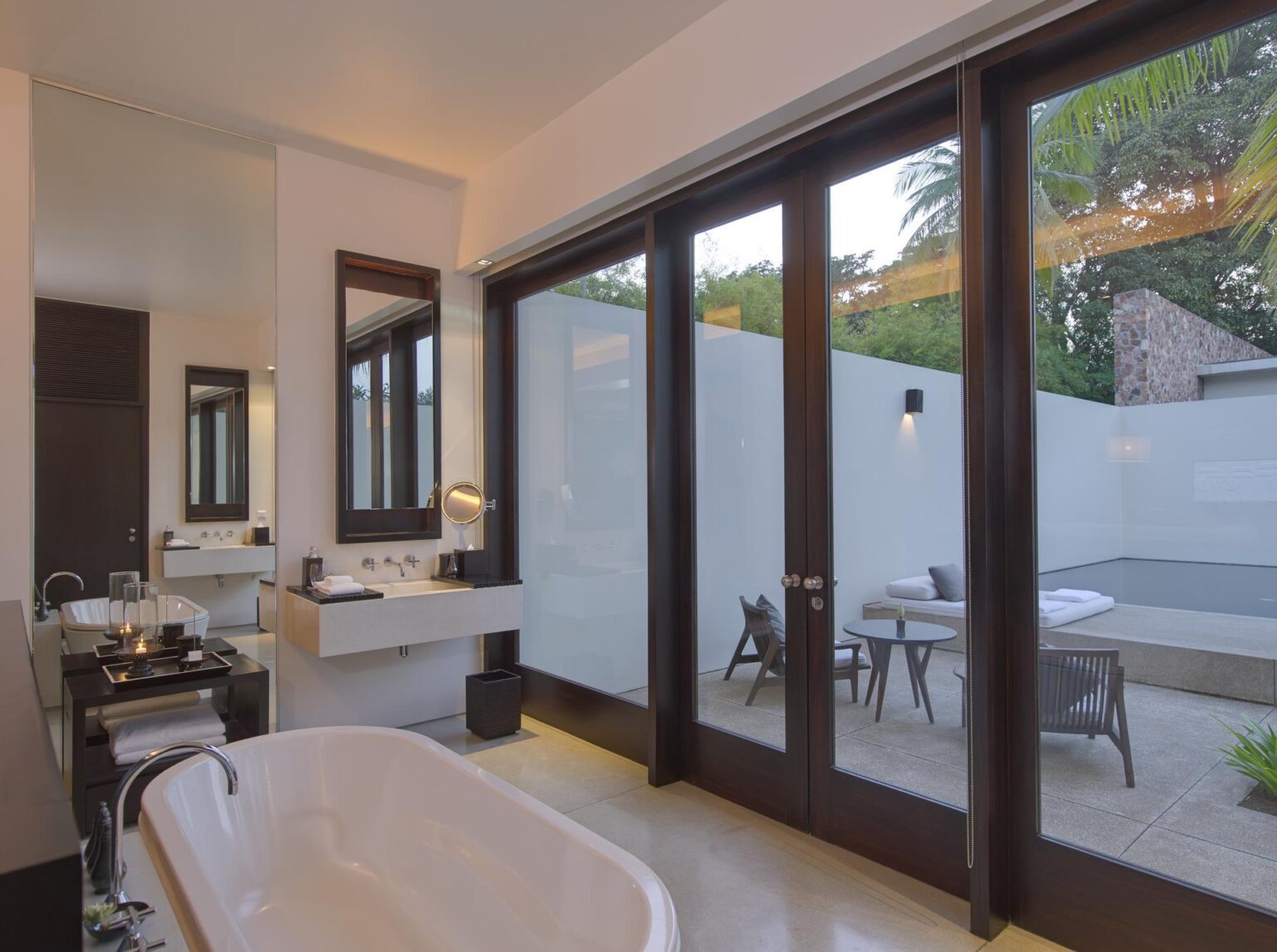 RS763_Amansara-Suite-Bathroom.jpg