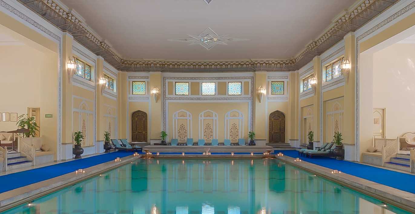 Rambagh-Palace-Jaipur-Indie-luksusowe-hotele-w-Indiach-ekskluzywne-wycieczki-do-Indii-wczasy-w-Indiach-szyte-na-miare-najlepsze-hotele-w-Indiach-9.png