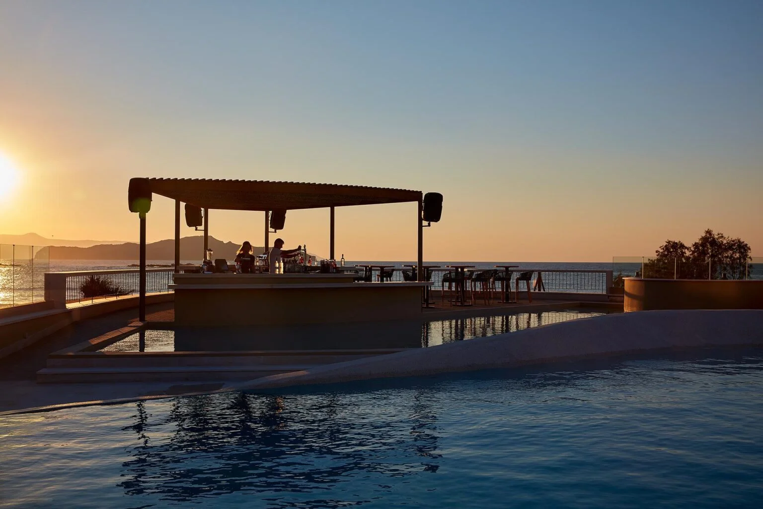 Raw-Bar-2.jpg