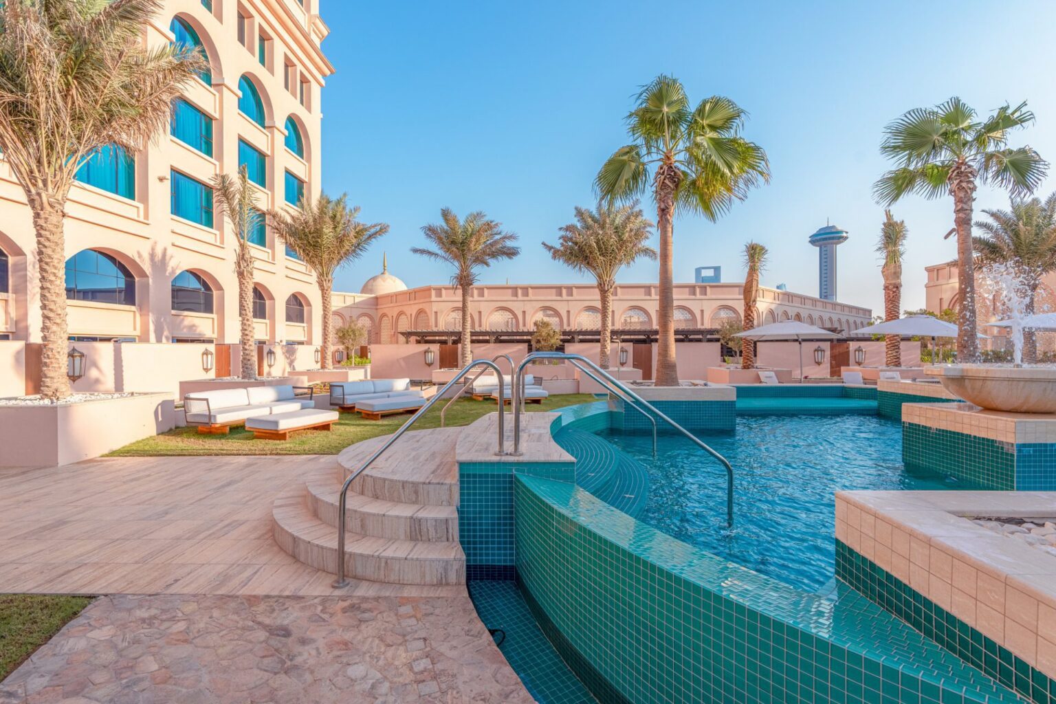 Rixos-Marina-Abu-Dhabi-luksusowe-hotele-w-ZEA-ekskluzywne-wczasy-w-Abu-Dhabi-szyte-na-miare-najlepsze-hotele-w-Abu-Dhabi-rodzinne-hotele-w-Emiratach-Arabskich-16.jpg