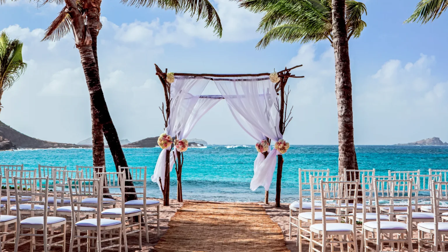 Rosewood-Le-Guanahani-St.-Barth-best-hotels-in-the-Caribbean-luxury-hotels-in-the-Caribbean-exclusive-tours-in-the-Caribbean-St-Barth-luxury-hotels-01 -11.png