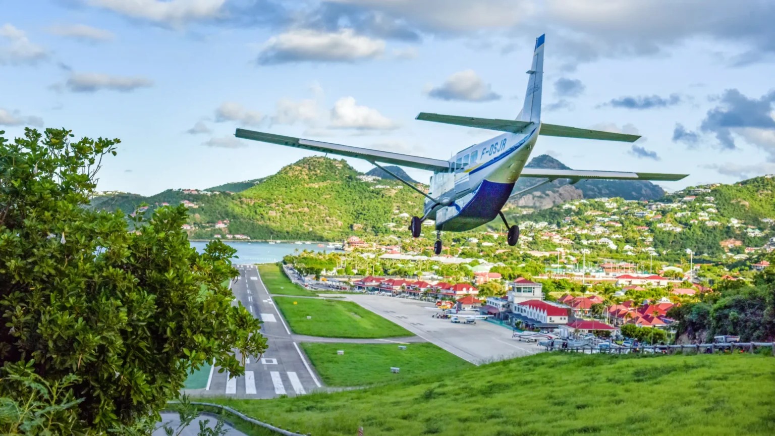 Rosewood-Le-Guanahani-St.-Barth-best-hotels-in-the-Caribbean-luxury-hotels-in-the-Caribbean-exclusive-tours-in-the-Caribbean-St-Barth-luxury-hotels-01 -15.png