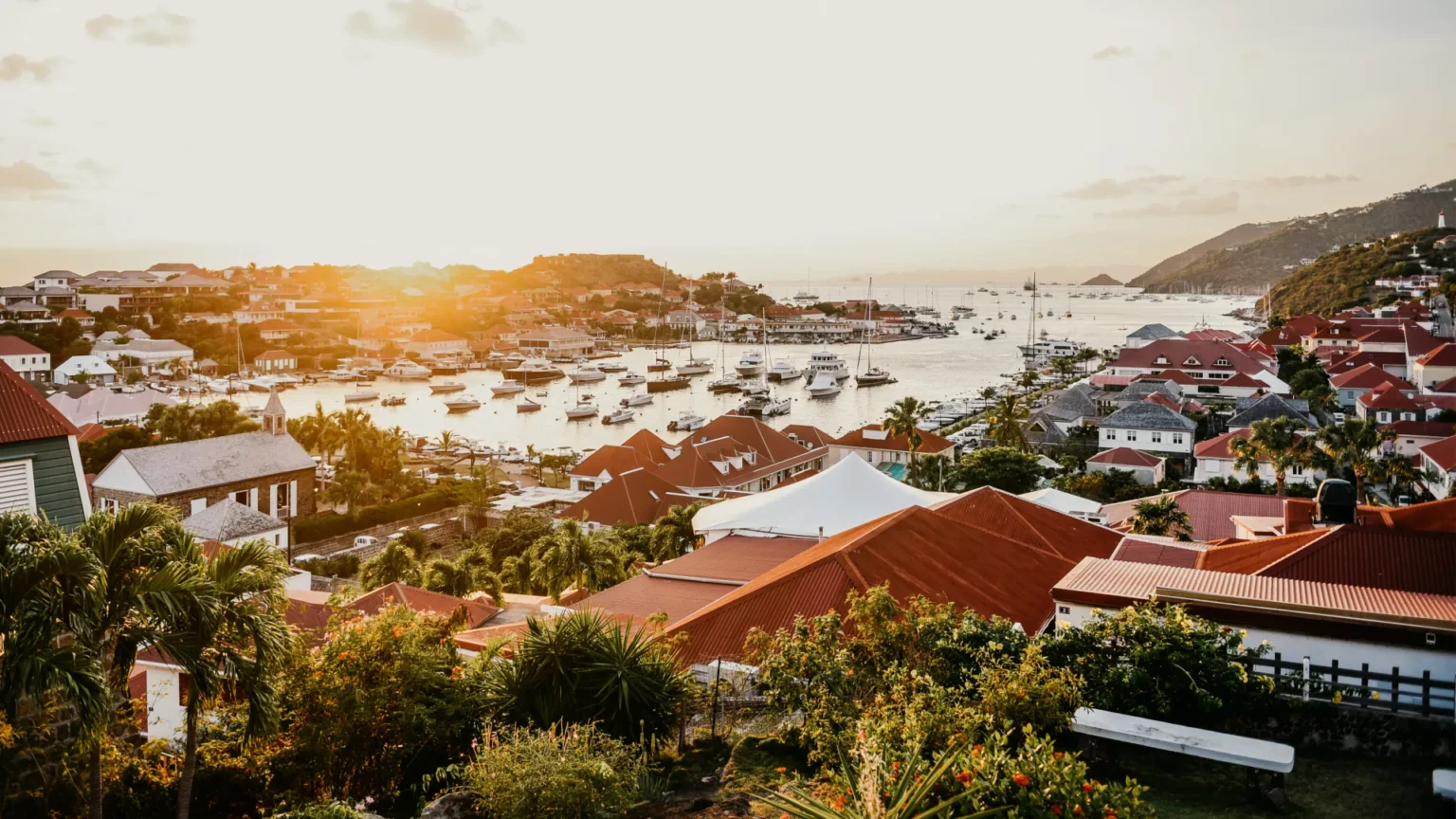 Rosewood-Le-Guanahani-St.-Barth-best-hotels-in-the-Caribbean-luxury-hotels-in-the-Caribbean-exclusive-tours-in-the-Caribbean-St-Barth-luxury-hotels-01 -7.png