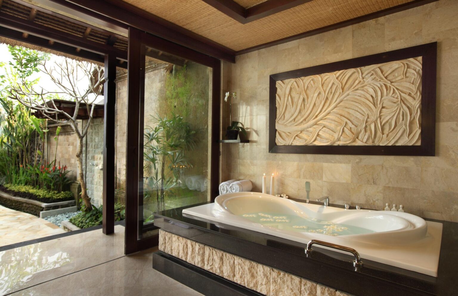 Royal-Pool-Villa-Bathroom.jpg