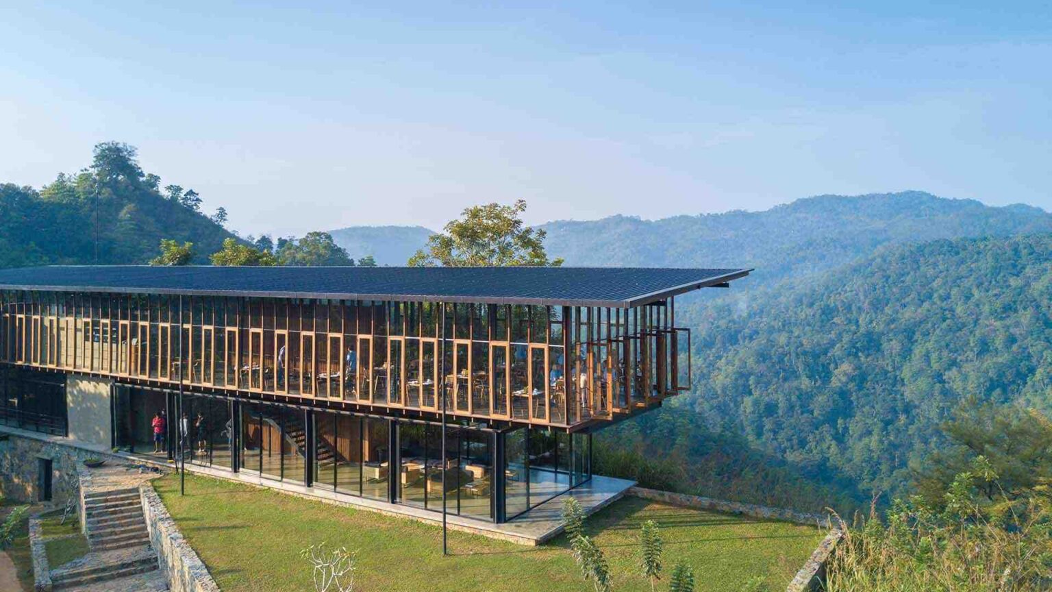 obiekt wysunięty na widok gór