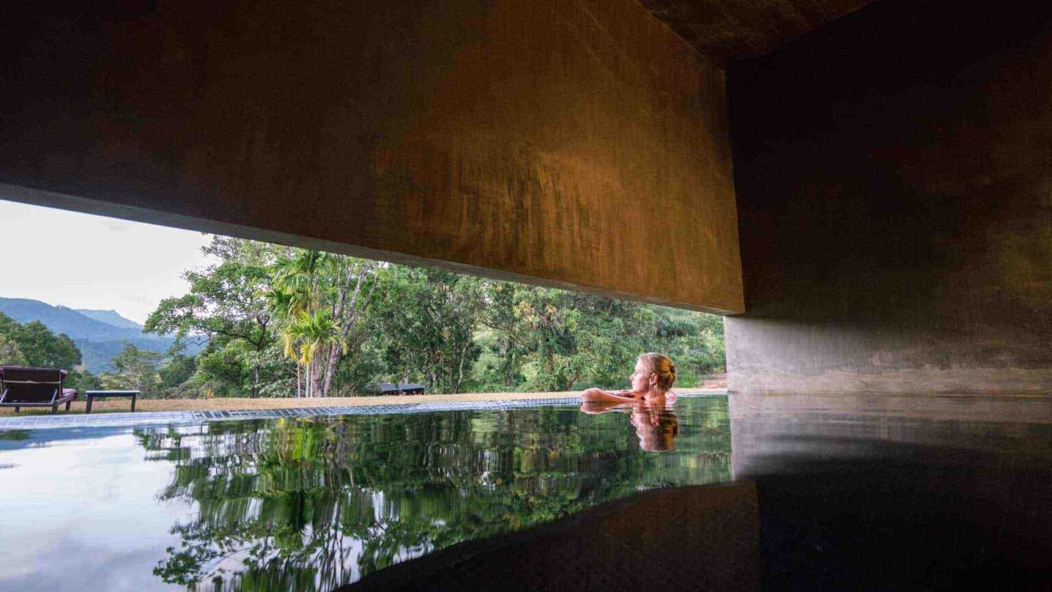 basen infinity pod dachem