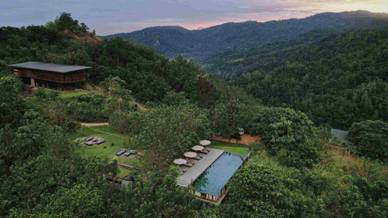 widok z drona na obiekt