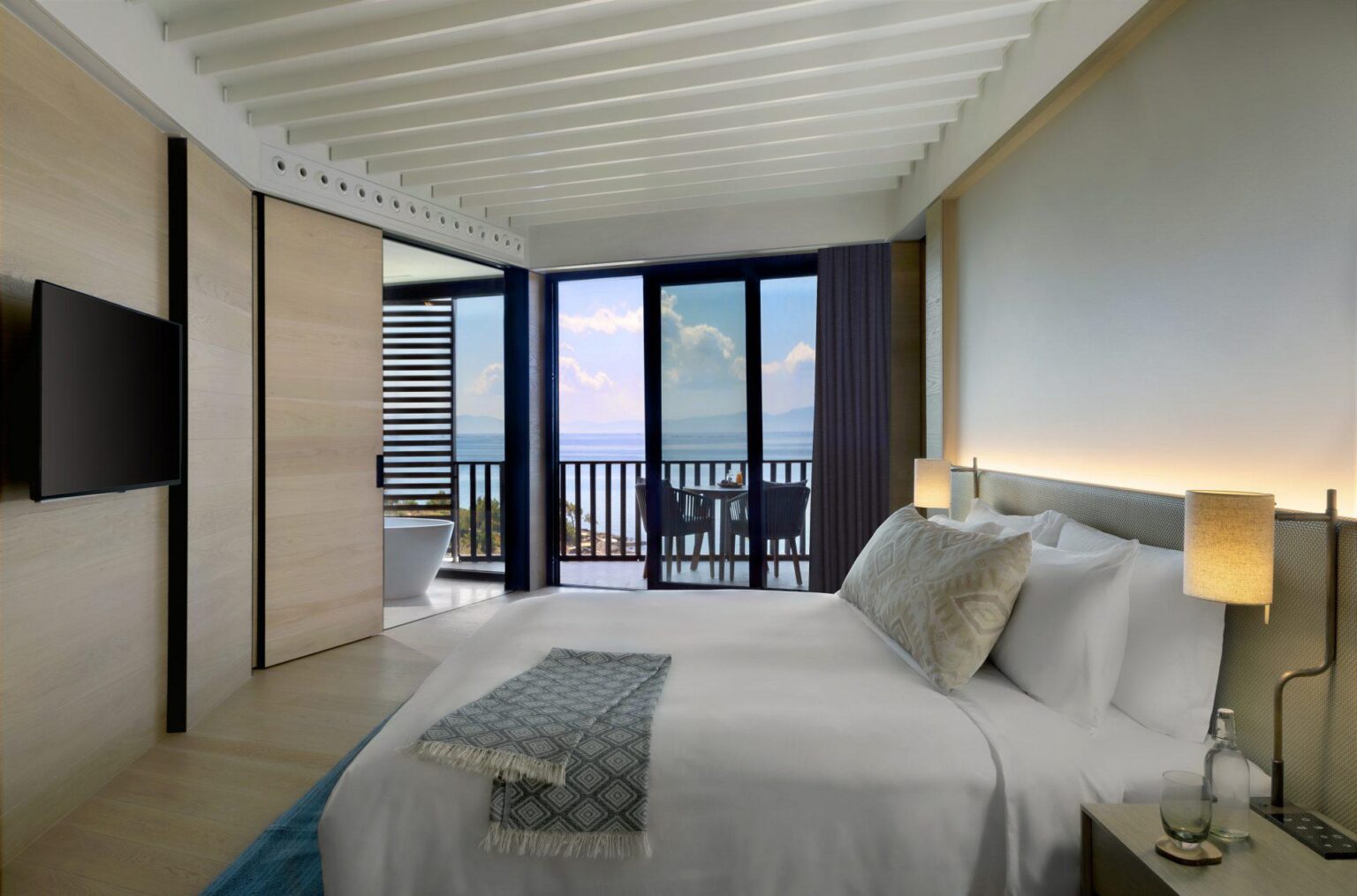 Seaview_Deluxe_Room_bedroom_7663-A4.jpg