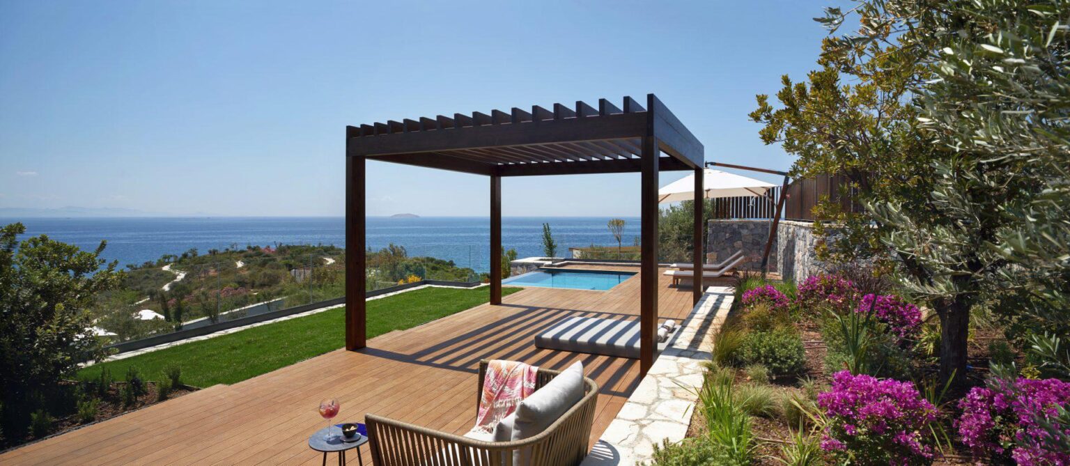 Seaview_Master_Suite_with_Pool_Terrace2_7594-A4.jpg