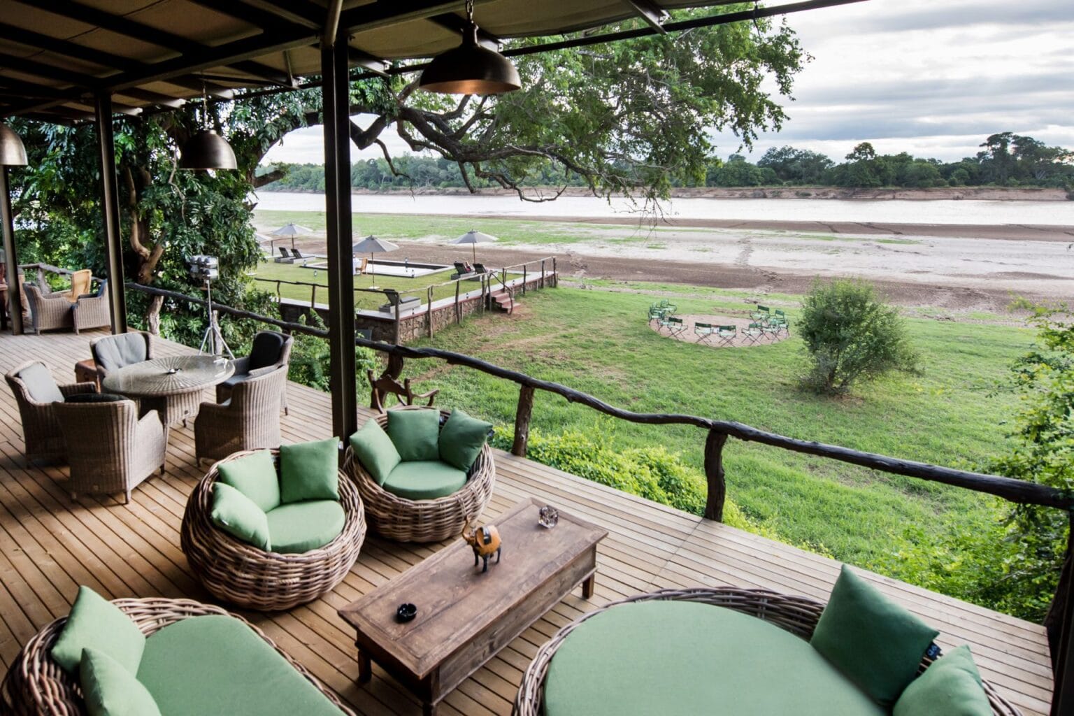 Shawa-Luangwa-Camp-Zambia-najlepsze-hotele-w-Zambii-luksusowe-wakacje-w-Zamibii-ekskluzywne-wyprawy-do-Zambii-szyte-na-miare-zwiedzanie-Zambii-najwazniejsze-atrakcje-Zambii-23.jpg