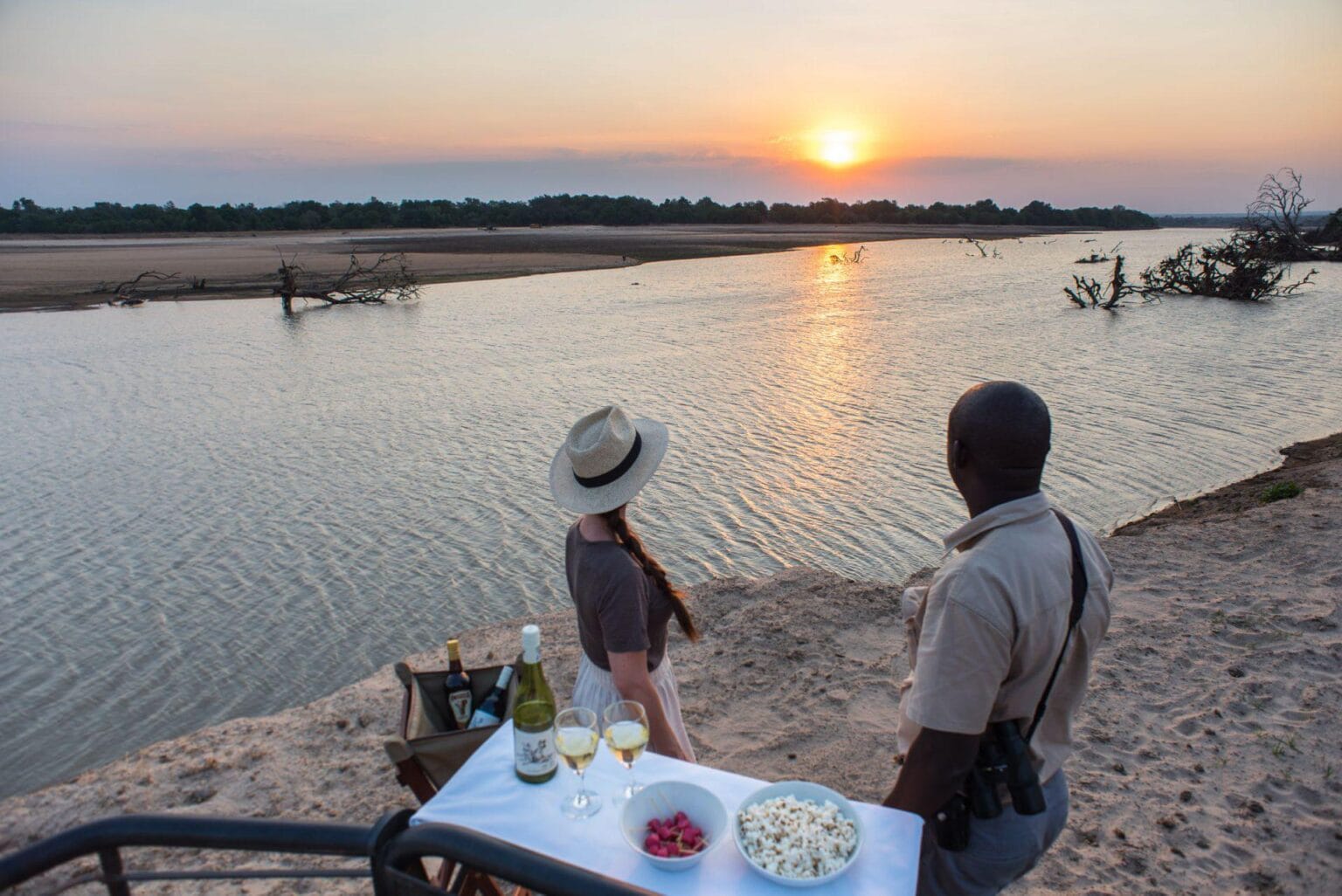 Shawa-Luangwa-Camp-Zambia-najlepsze-hotele-w-Zambii-luksusowe-wakacje-w-Zamibii-ekskluzywne-wyprawy-do-Zambii-szyte-na-miare-zwiedzanie-Zambii-najwazniejsze-atrakcje-Zambii-32.jpg