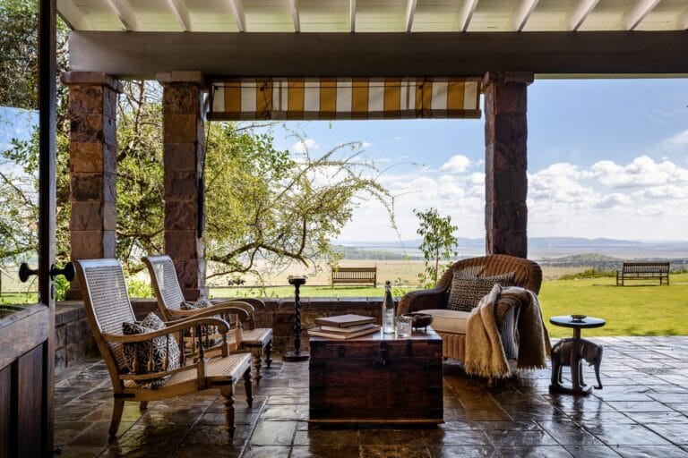 wyprawy safari z przewodnikiem,Singita Sasakwa Lodge,Hotel poleca się na wczasy i wakacje w Afryce z dziećmi,Wyjątkowa strefa wellness oraz prywatna piwniczka z winami - to tylko niektóre z udogodnień obiektu