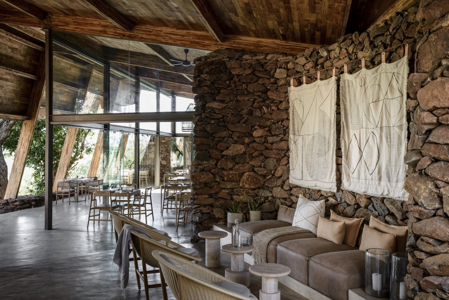Singita-faru-Faru-Lodge-Lounge-Area-and-Dining-Area.jpg