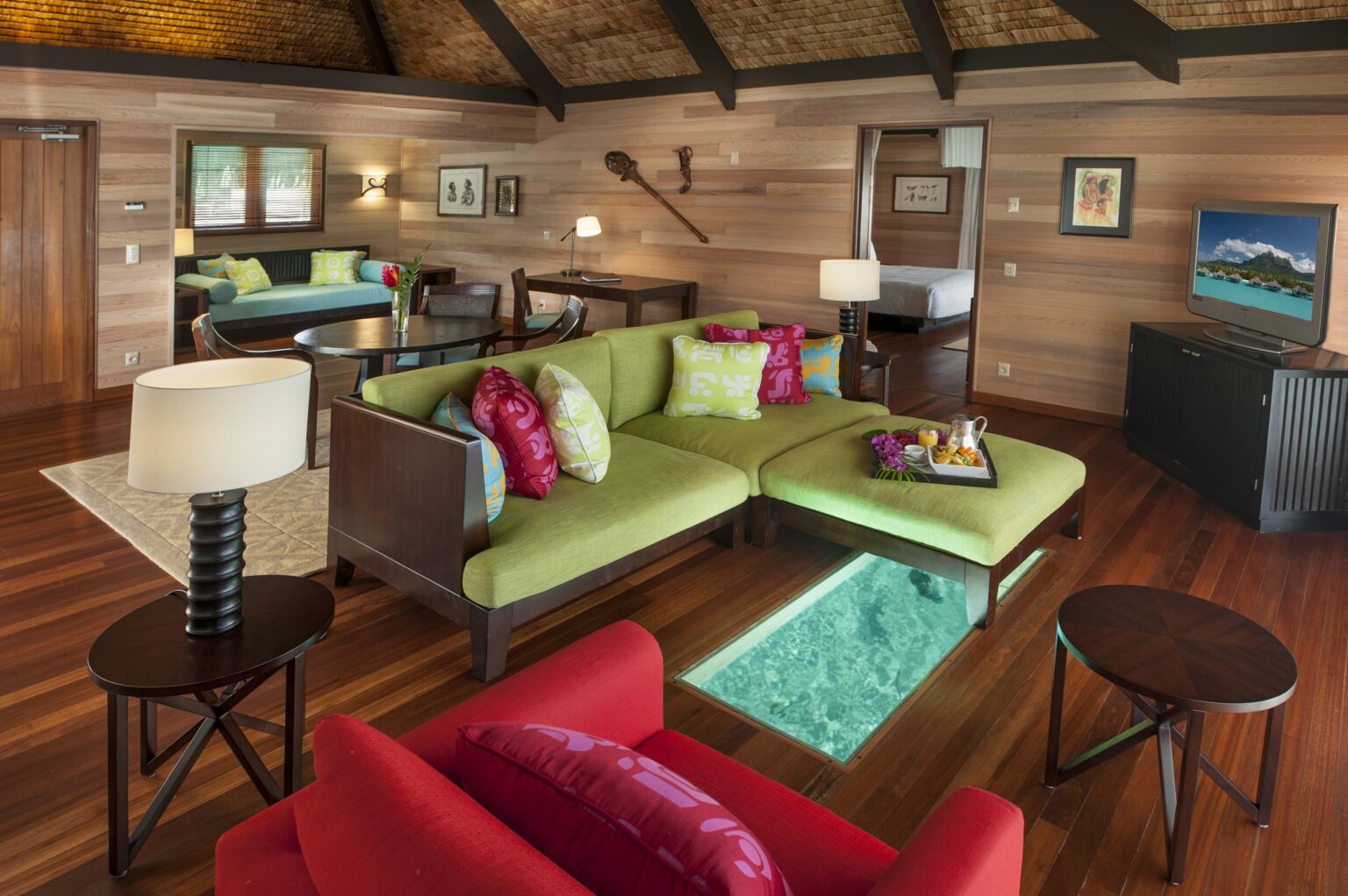 St.-Regis-BoraBora-Lounge2.jpg