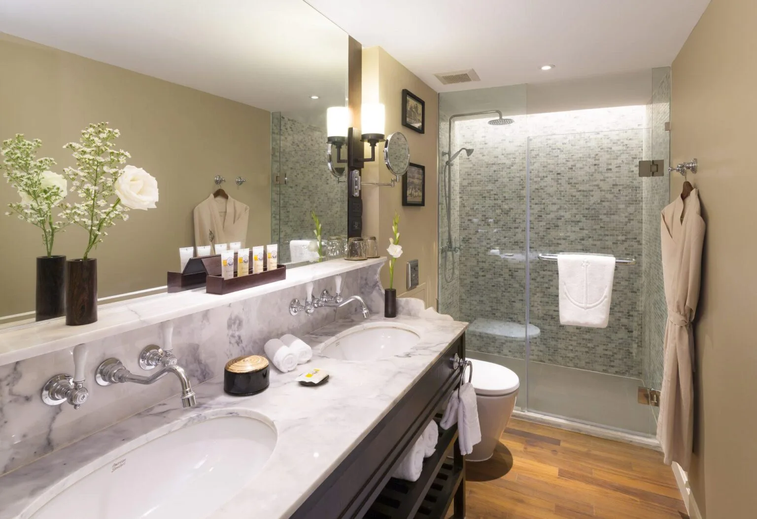 Strand-Suite-Bathroom.jpg