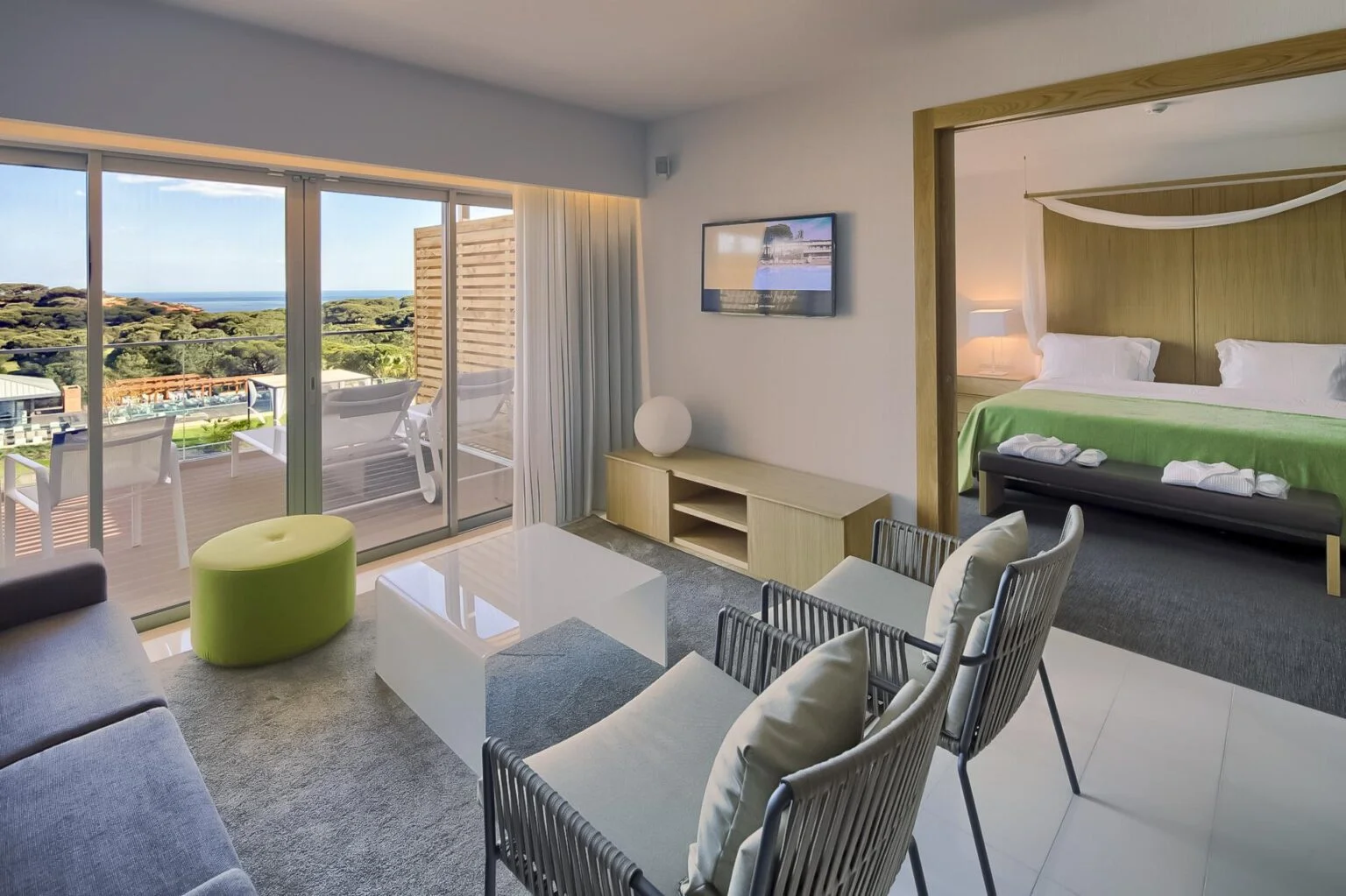 Suite-Ocean-Facing.jpg