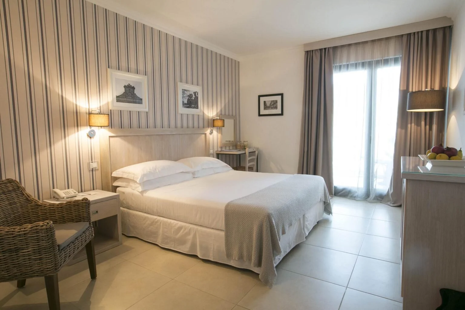 superior-room-bedroom-overview-2.jpg