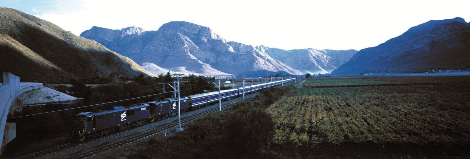 THE-BLUE-TRAIN-IMAGE-BRIDGE-SIDE-VIEW-WINELANDS-MOUNTAINS.jpg