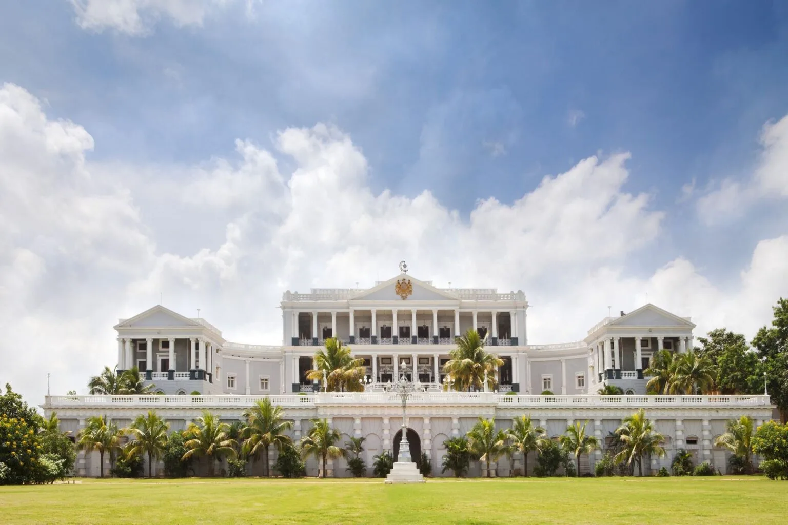 Taj-Falaknuma-Palace-Hyderabad-1.jpg