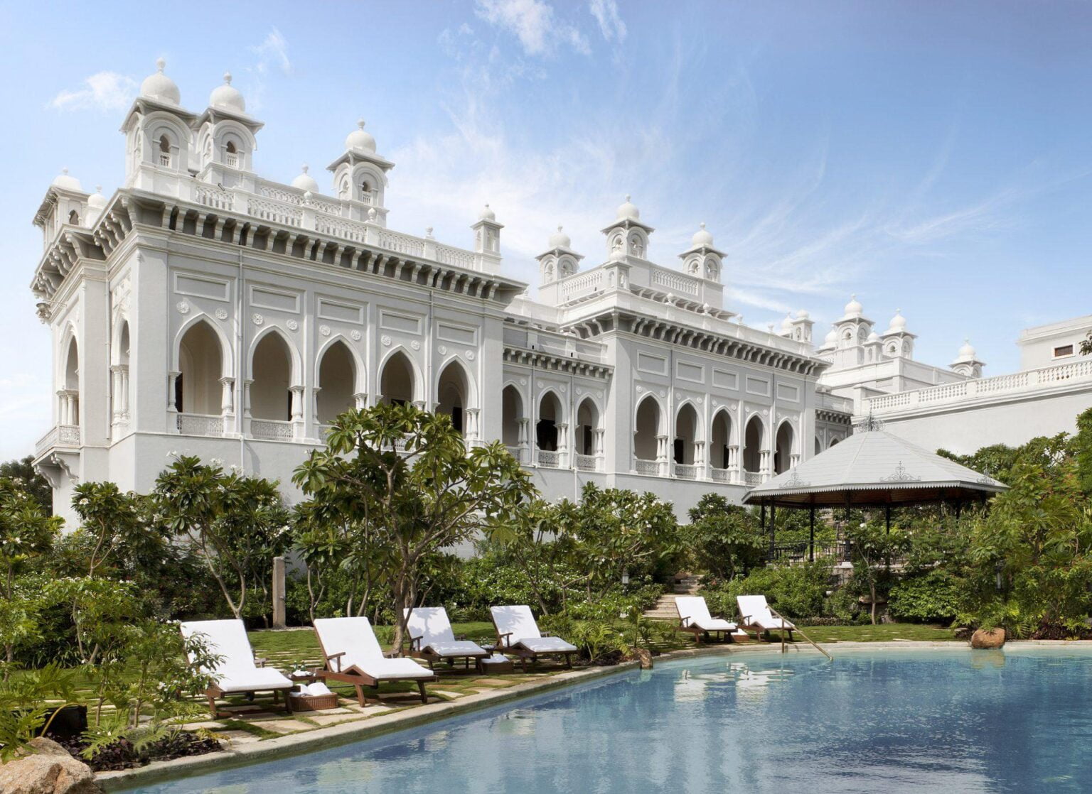 Taj-Falaknuma-Palace-luksusowe-wakacje-w-Indiach-ekskluzywne-hotele-w-Indiach-luksusowe-palace-w-Indiach-wycieczki-do-Indii-szyte-na-miare-9.jpg