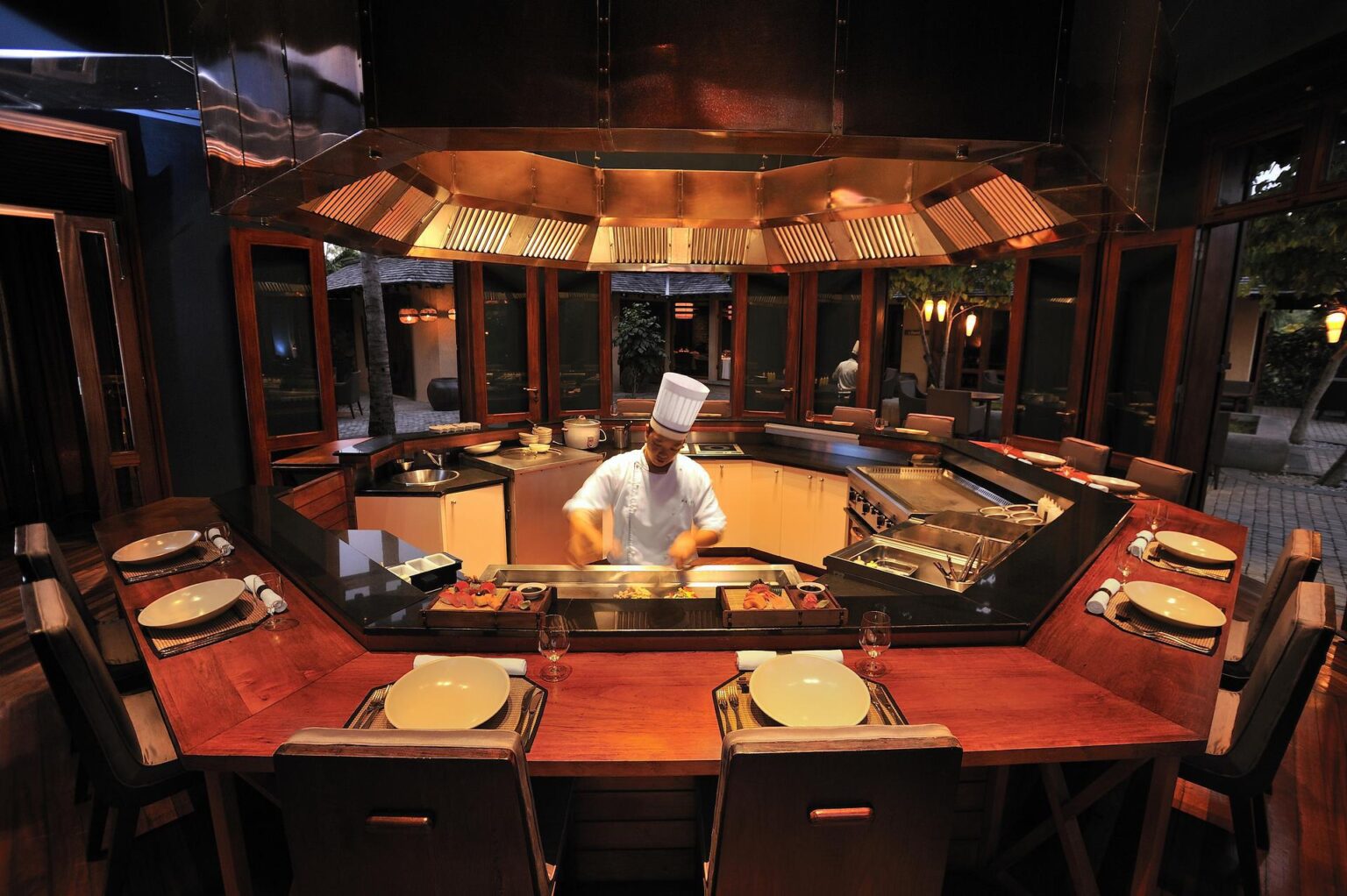 Teppanyaki-counter.jpg