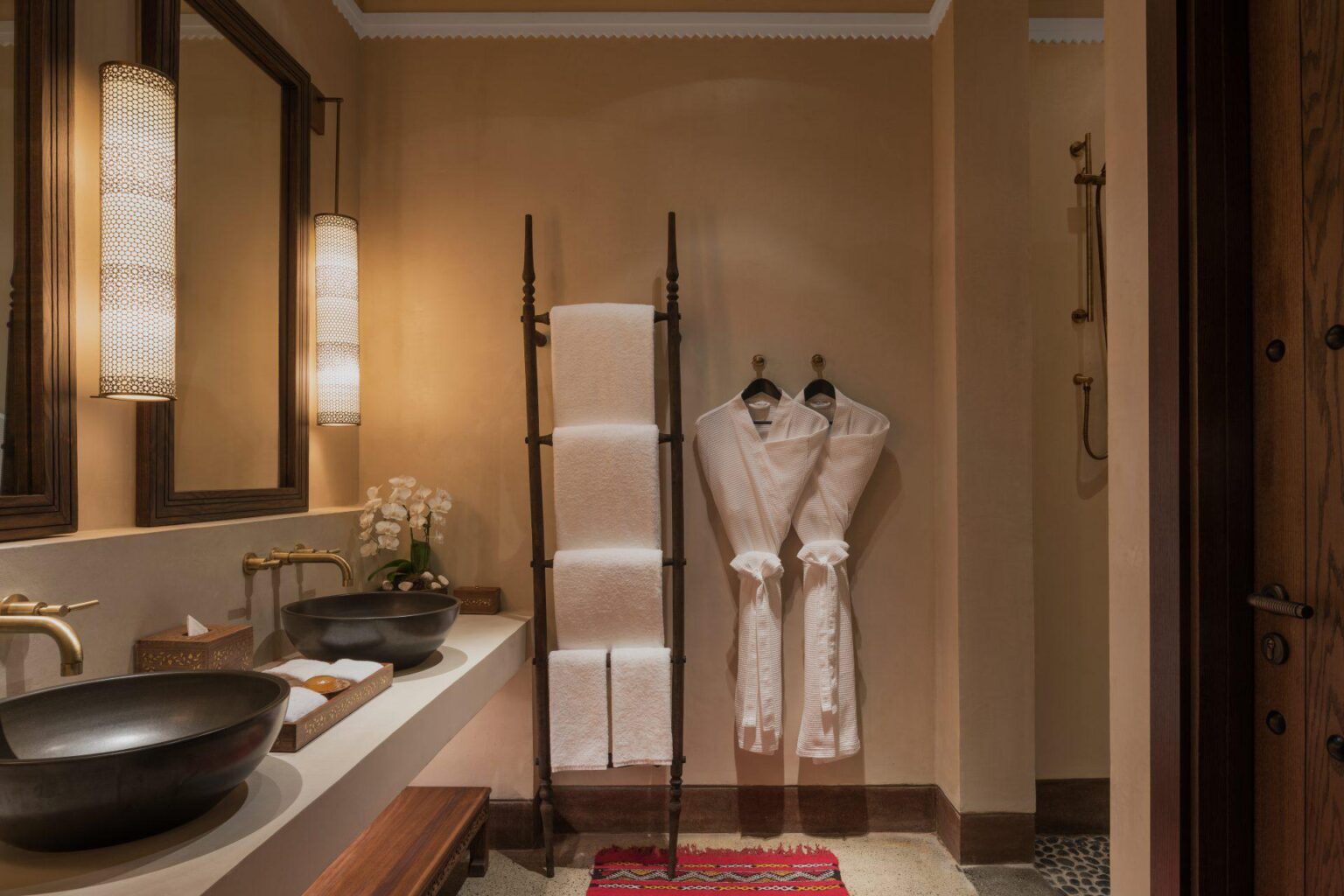 The-Chedi-Al-Bait-Szardza-ZEA-Bathroom-Deluxe-Room.jpg