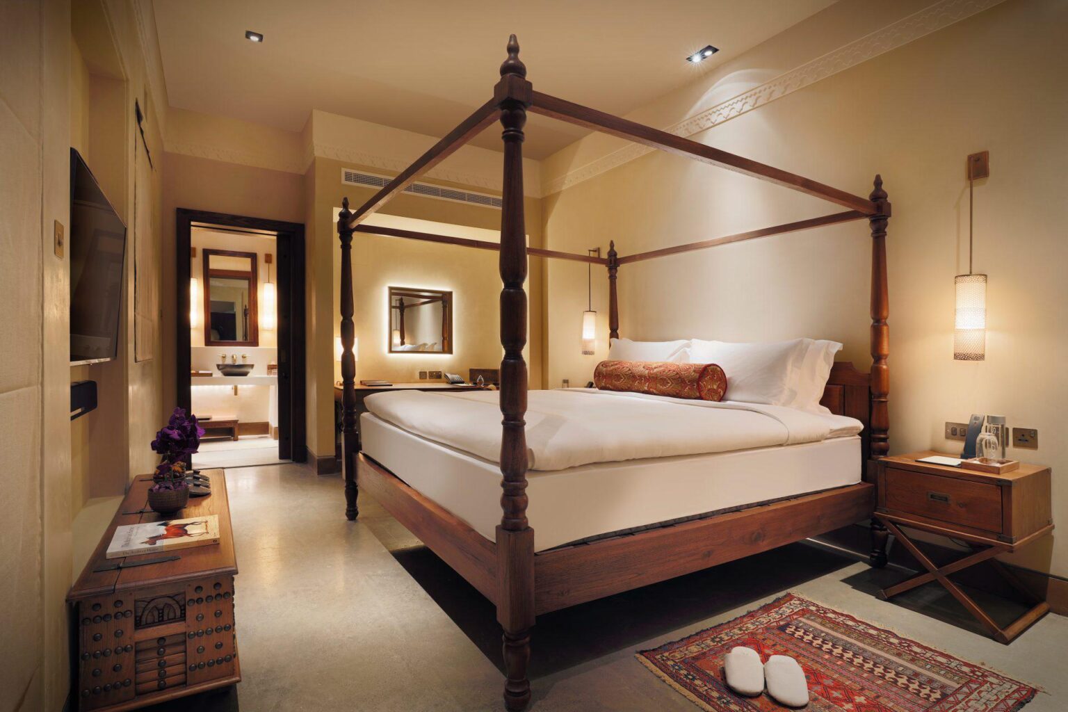 The-Chedi-Al-Bait-Szardza-ZEA-Bedroom-Chedi-Suite.jpg