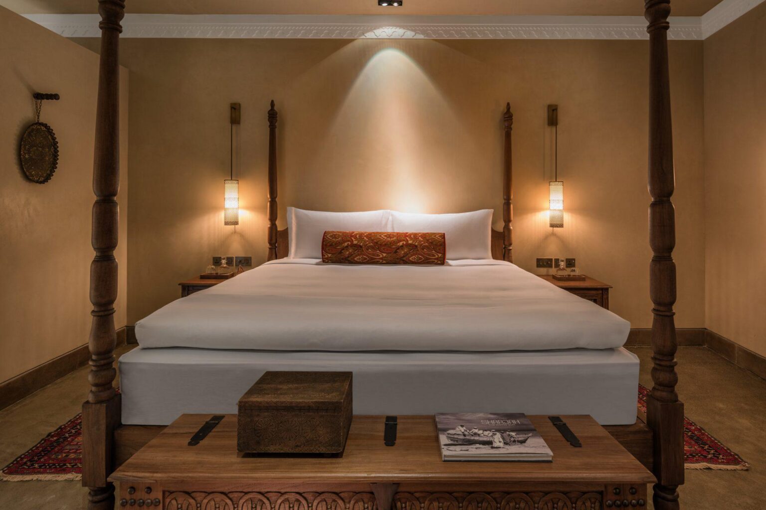 The-Chedi-Al-Bait-Szardza-ZEA-Bedroom-Grand-Suite-1.jpg