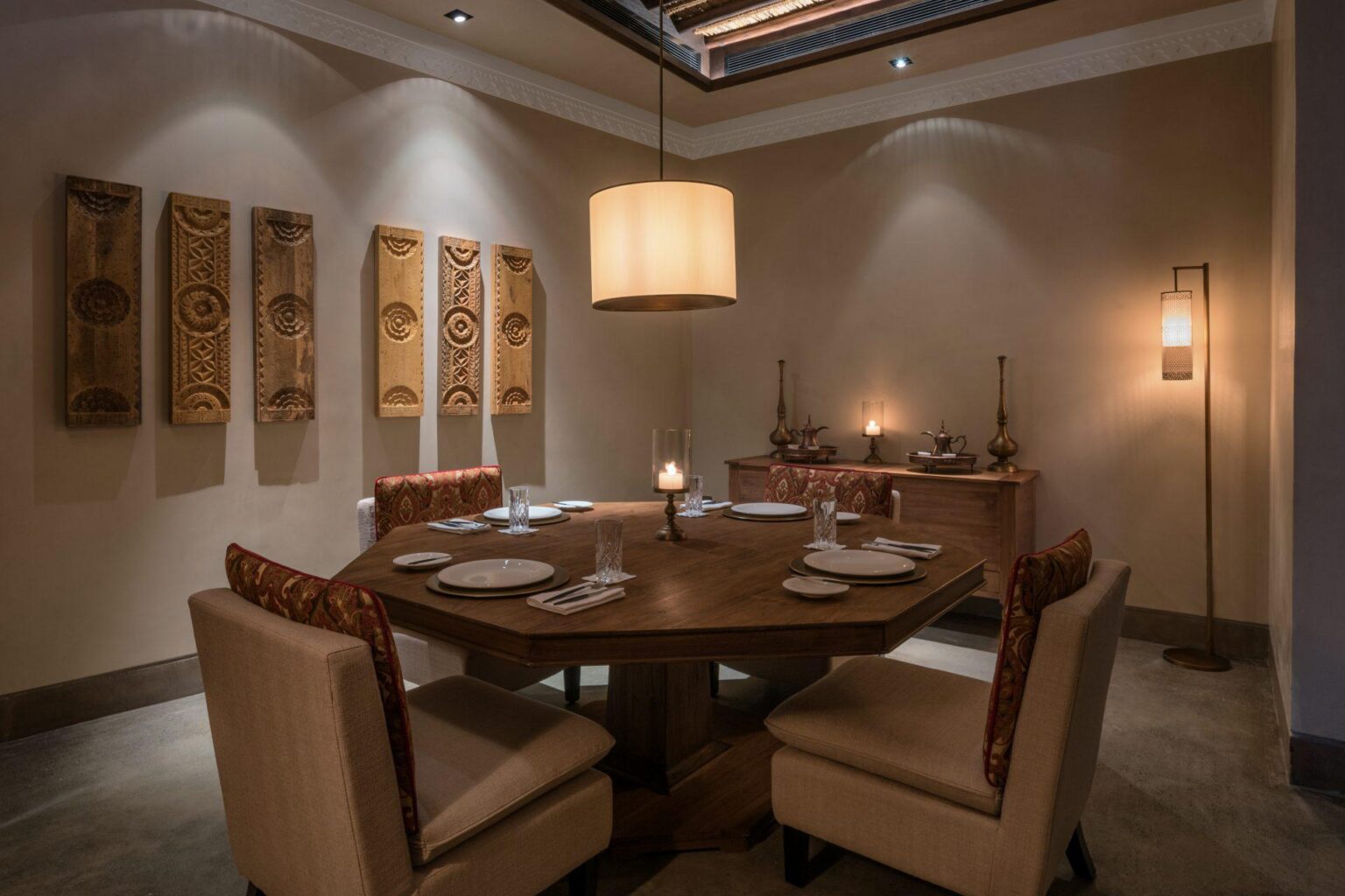 The-Chedi-Al-Bait-Szardza-ZEA-Dining-Area-Grand-Suite.jpg