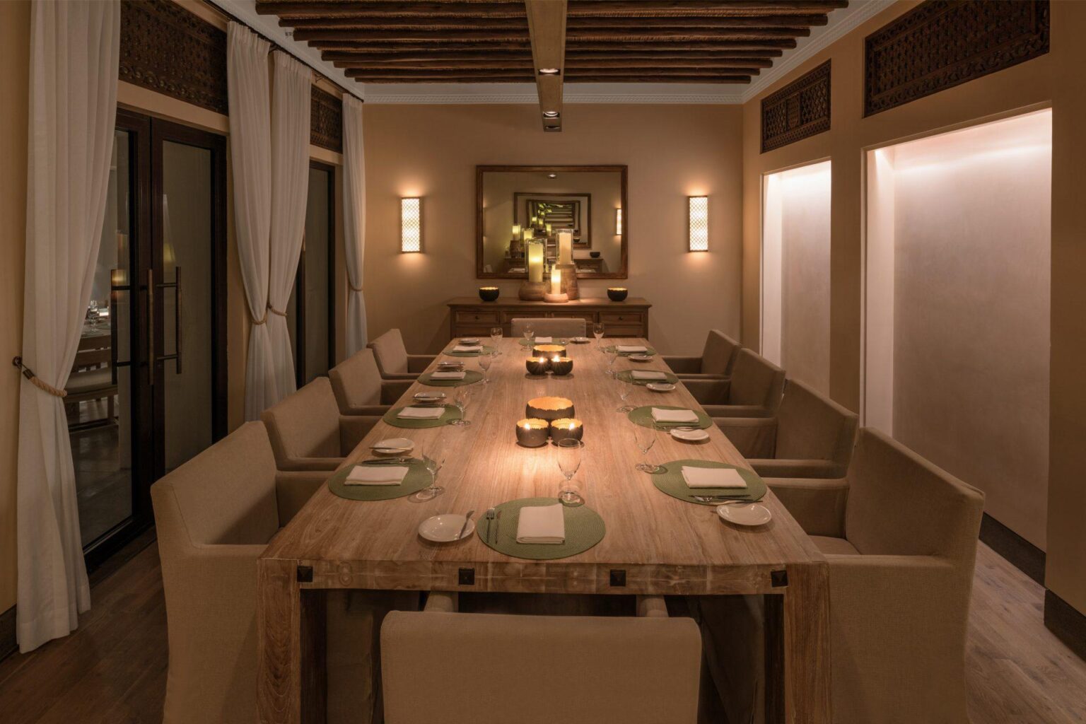 The-Chedi-Al-Bait-Szardza-ZEA-Private-Dining-Area-The-Restaurant.jpg
