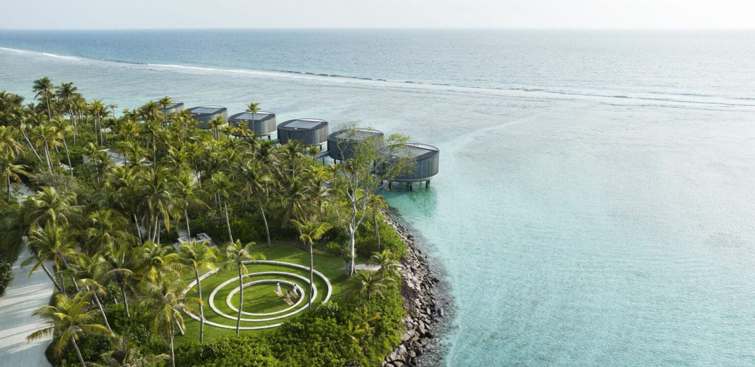 The-Ritz-Carlton-Maldives-najlepsze-hotele-na-Malediwach-luksusowe-hotele-Malediwy-wakacje-na-Malediwach-z-CARTER-rodzinne-hotele-na-Malediwach-25_2023-09-19-103554_rqvt.jpg