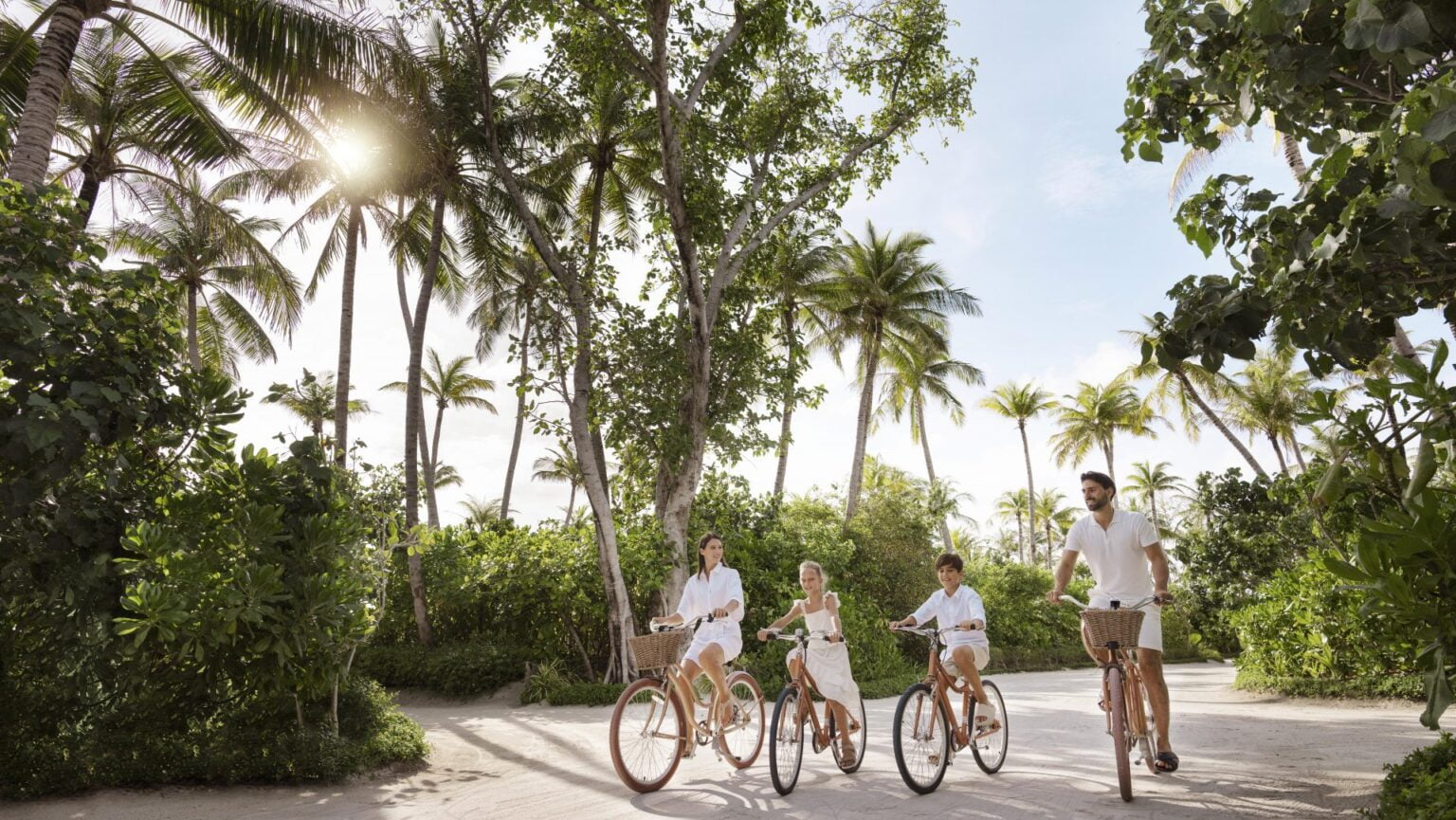 The-Ritz-Carlton-Maldives-najlepsze-hotele-na-Malediwach-luksusowe-hotele-Malediwy-wakacje-na-Malediwach-z-CARTER-rodzinne-hotele-na-Malediwach-34_2023-09-19-103617_vywq.jpg
