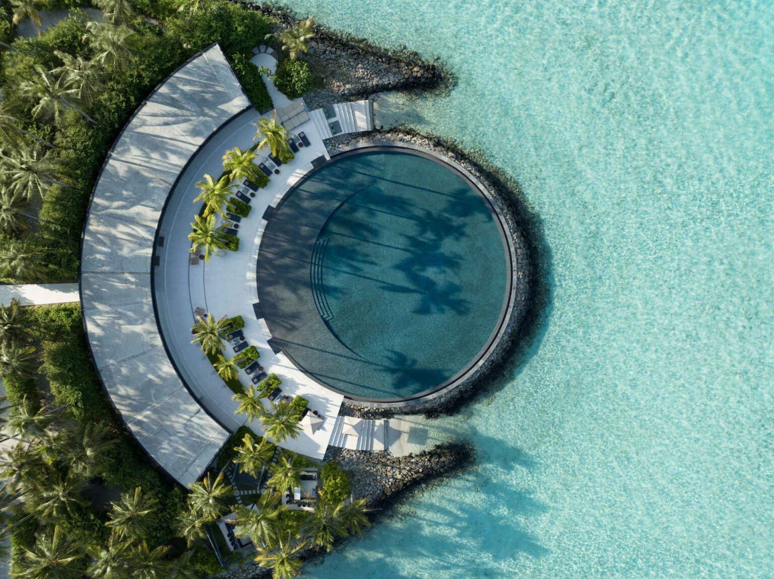 The-Ritz-Carlton-Maldives-najlepsze-hotele-na-Malediwach-luksusowe-hotele-Malediwy-wakacje-na-Malediwach-z-CARTER-rodzinne-hotele-na-Malediwach-40_2023-09-19-103424_jyku.jpg