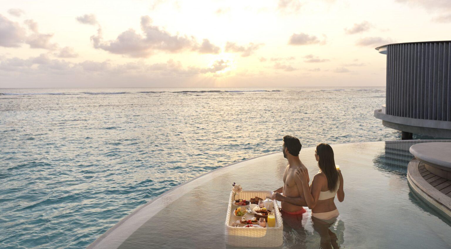 The-Ritz-Carlton-Maldives-najlepsze-hotele-na-Malediwach-luksusowe-hotele-Malediwy-wakacje-na-Malediwach-z-CARTER-rodzinne-hotele-na-Malediwach-4_2023-09-19-103451_expt.jpg