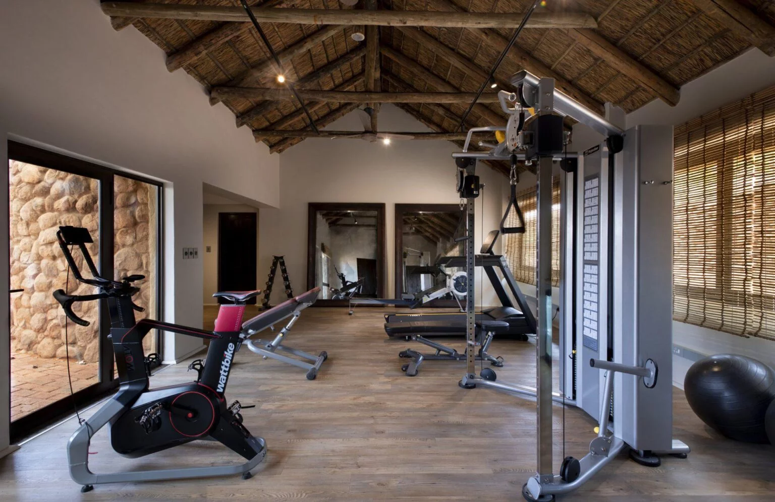 Tswalu-Південна Африка-розкішне-сафарі-в-Південній Африці-ексклюзивний-відпочинок-у-Південній Африці-найкраще-сафарі-в-Африці-найкраще-сафарі-в-Південній Африці-ексклюзивний-відпочинок-в-Африці-3. jpg