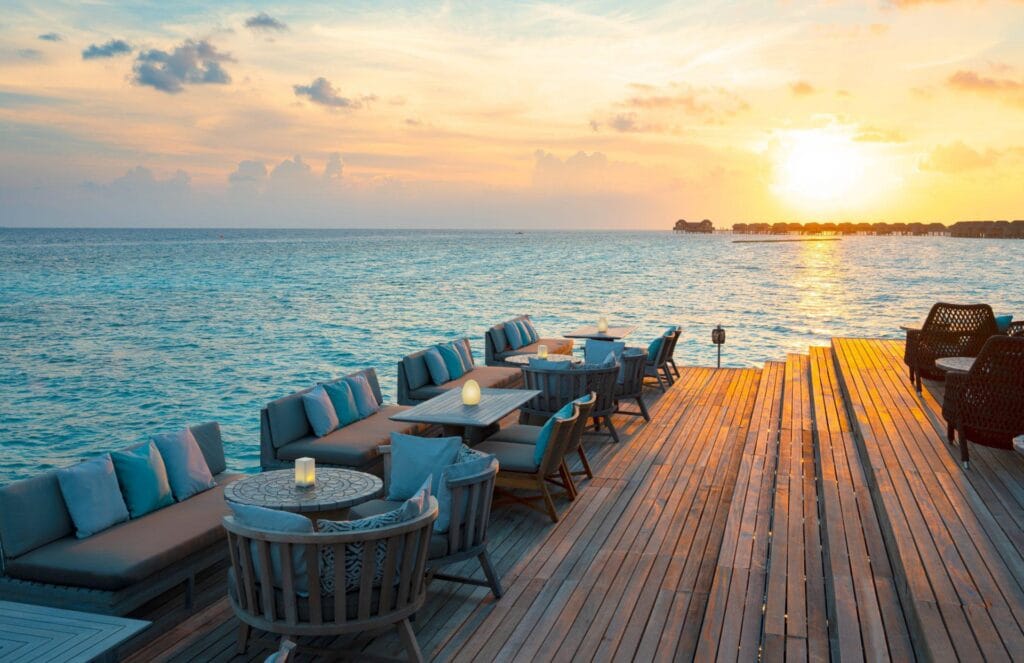 wycieczki dla Malediwy zima 2024/2025,Niezapomniane wycieczki dla Malediwy zima 2024/2025,Four Seasons Resort Maldives at Landaa Giraavaru – edukacja i zabawa w jednym,Główne atrakcje Velaa Private Island,Velaa Private Island – dla rodzin,które cenią sobie prywatność,Prywatne wille z dużymi ogrodami i basenami na Malediwach,Lekcje nurkowania dla rodzin dla Malediwach,One&Only Reethi Rah – wyjątkowe doświadczenie dla całej rodziny,Aktywne wakacje dla całej rodziny,Kierunek Malediwy na rodzinne wakacje 2024/2025,Soneva Fushi – Luksus i ekologia w harmonii z naturą