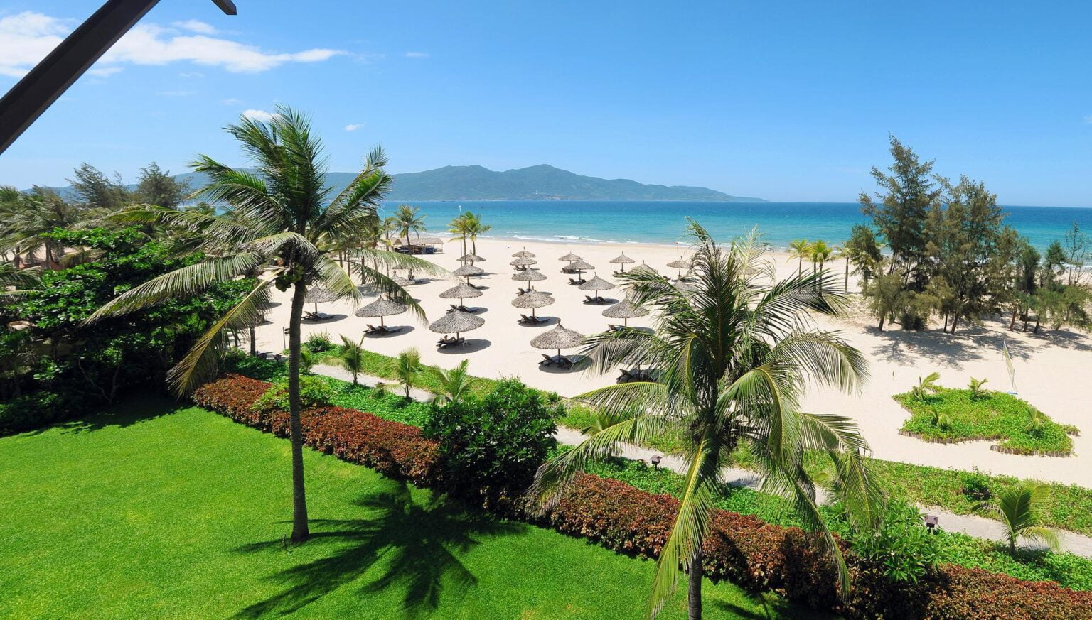 Vietnam_Danang_Furama_Resort_Exterior_Beach.jpg